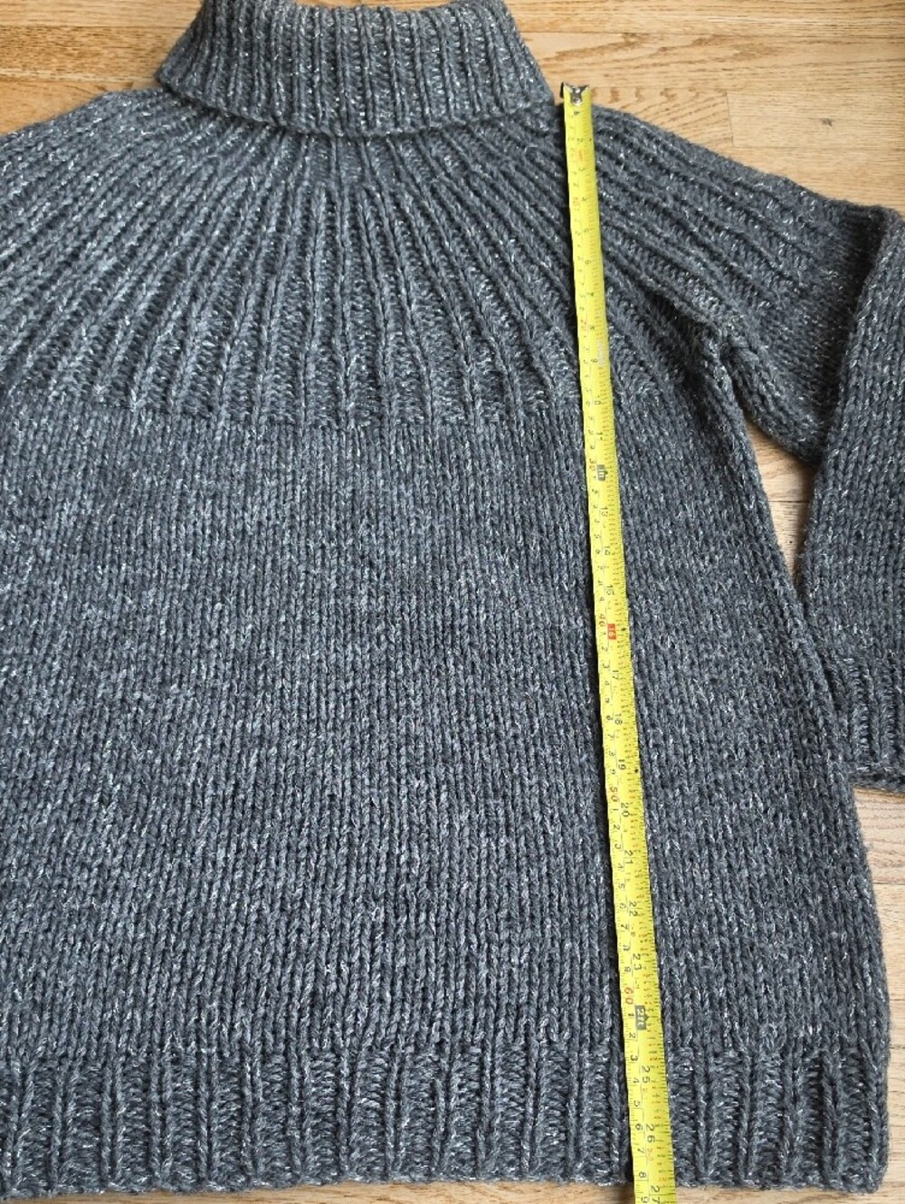 (M) Chunky Grey Turtleneck Pullover Sweater Metallic Accents Y2K Cozy Cabincore - Picture 3 of 6